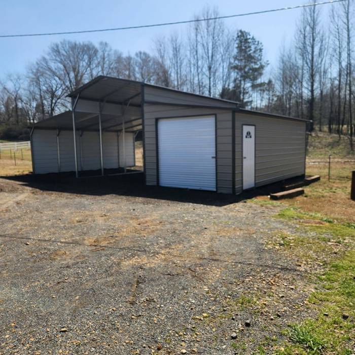 McKell Family 38x25x12x8 Horse Barn