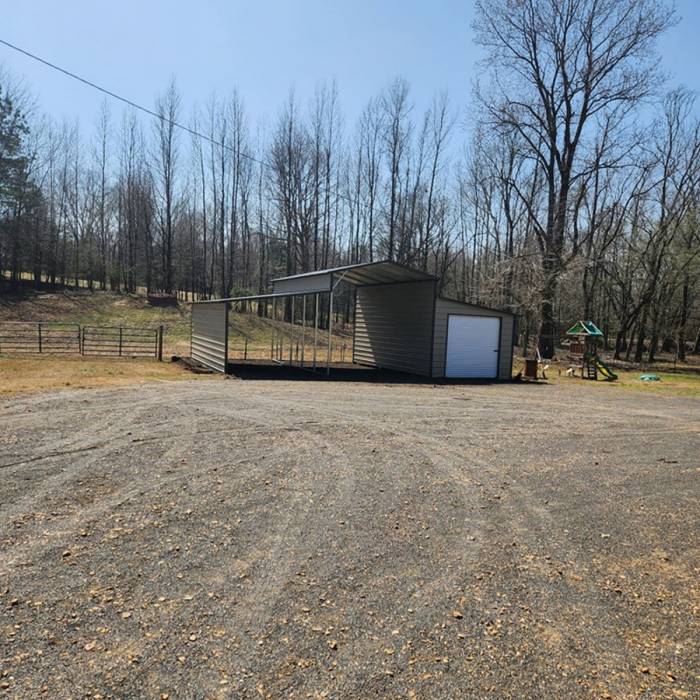 McKell Family 38x25x12x8 Horse Barn